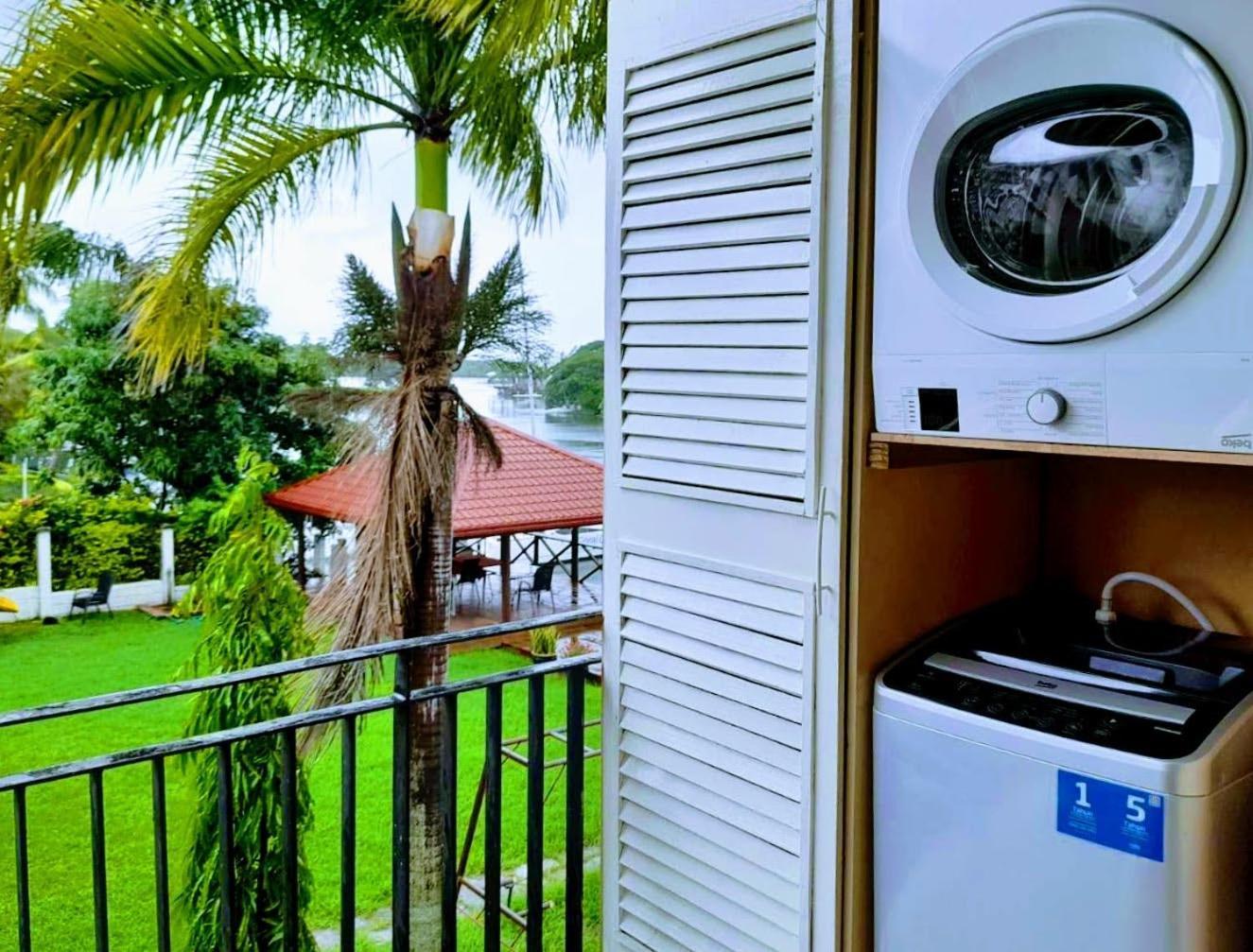 Waterfront Sunset Apartment Nadi Bagian luar foto